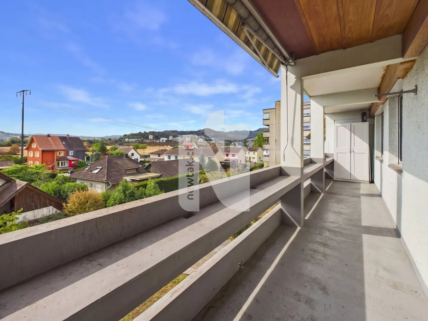 Attraktive 3.5-Zimmer-Wohnung mit 15 m² Balkon und Lift an gut erschlossener Lage in Rheinnähe - Photo 1 sur 12