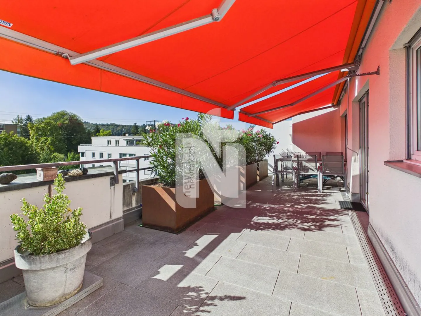 Attikawohnung über den Dächern von Rheinfelden mit Riesieger Terrasse Weitblick, Lift und Tiefgaragenplatz  - Photo 1 of 13