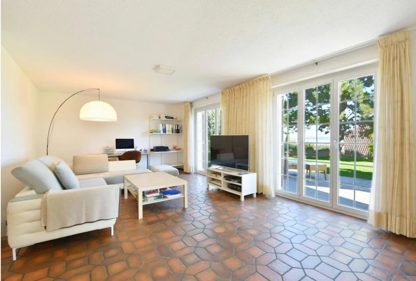 Villa indipendente, vista lago nel cuore dei vigneti - Foto 4 di 10