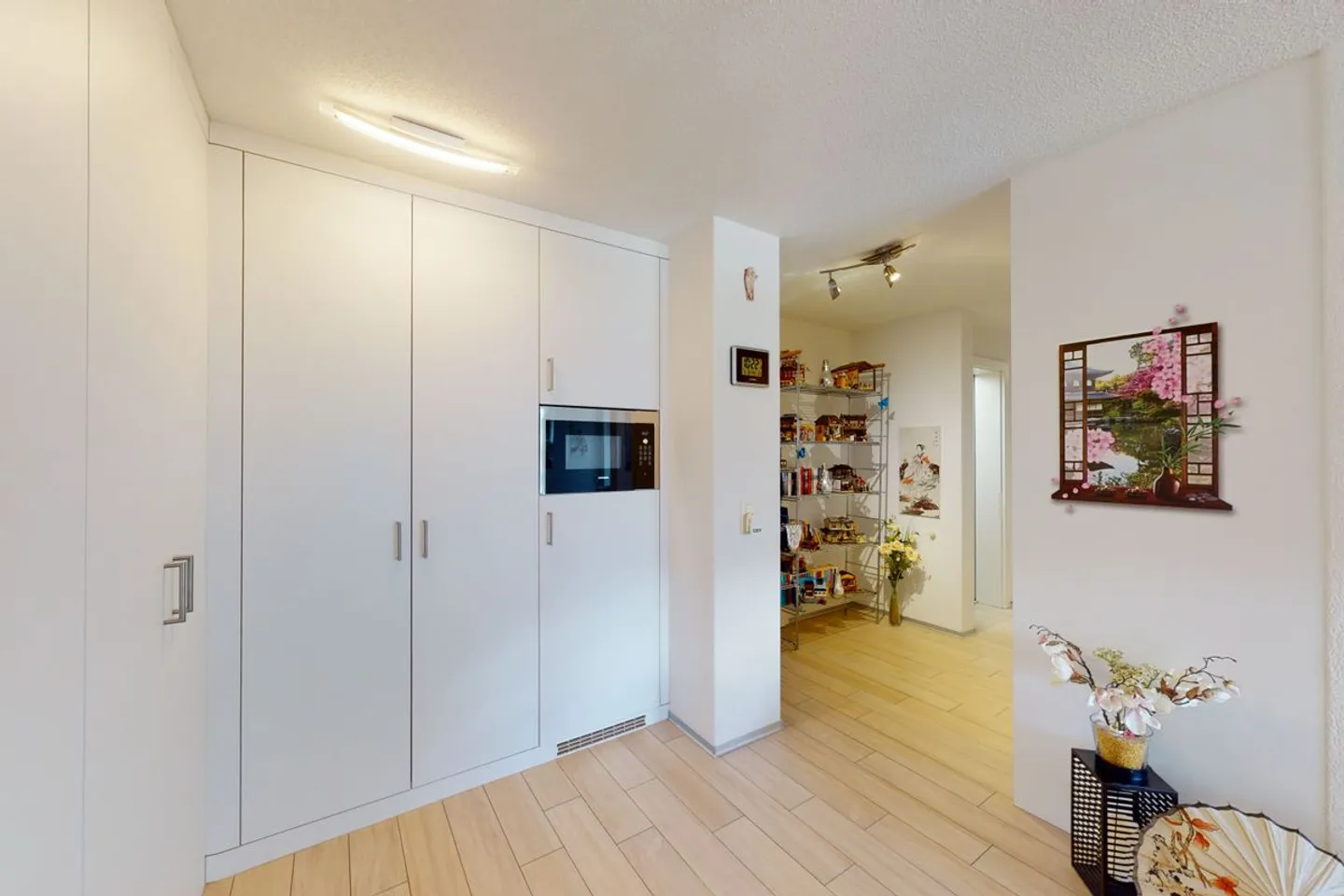 Beautiful 3.5 Room Condominium - Photo 4 of 12