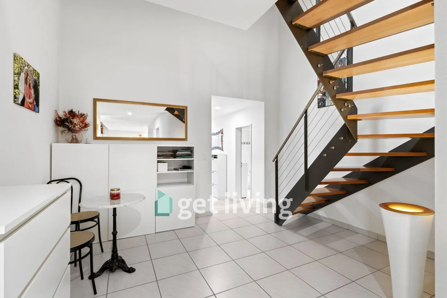 APPARTAMENTO DUPLEX ATTRATTIVO DI 4,5 STANZE A UITIKON - L'OCCASIONE PIÙ ECONOMICA PER PREZZO AL M² DELLA COMUNITÀ - Foto 5 di 8