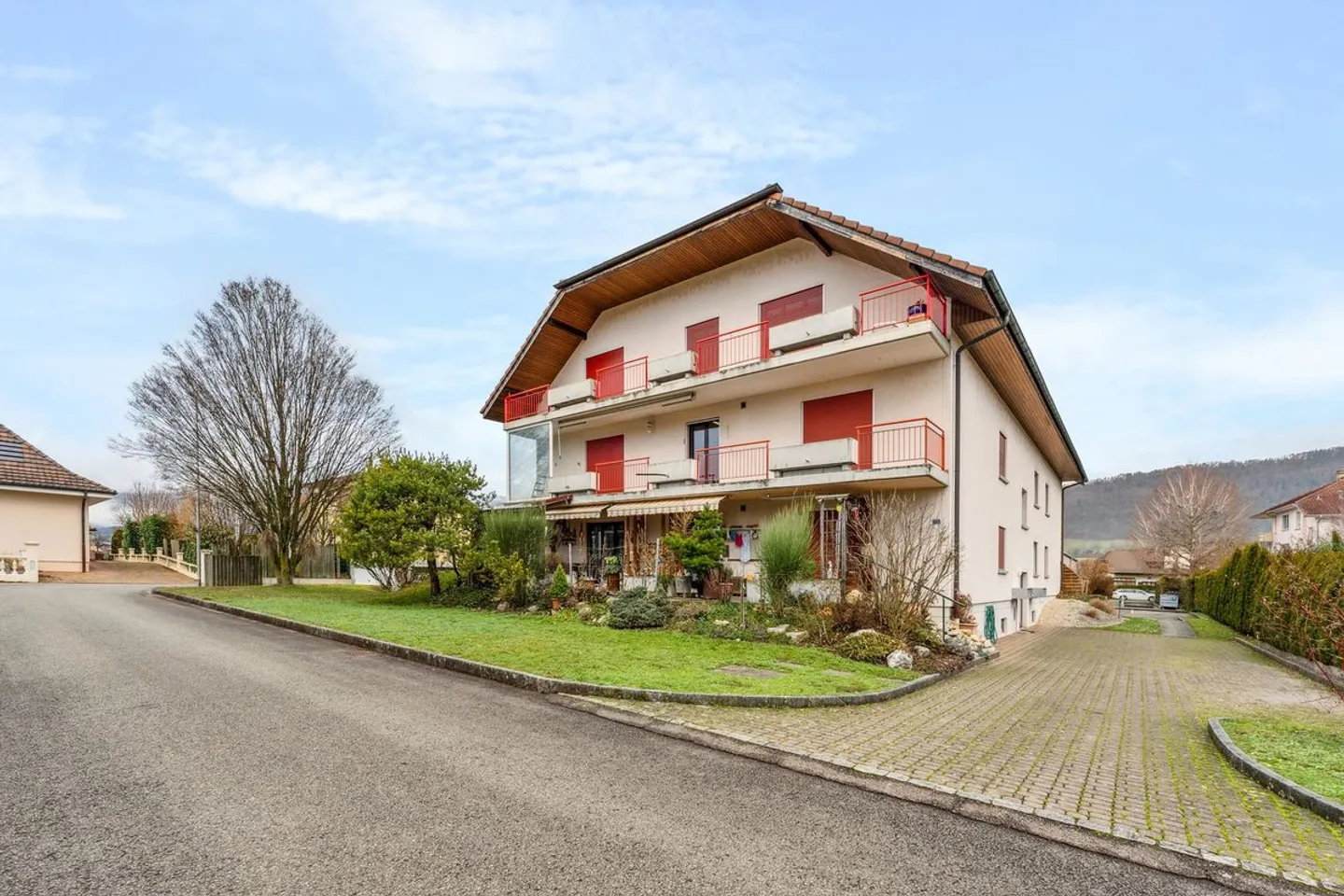 "With Right of Habitation" Beautiful Apartment with Terrace at the Entrance of the Village - Photo 3 of 5