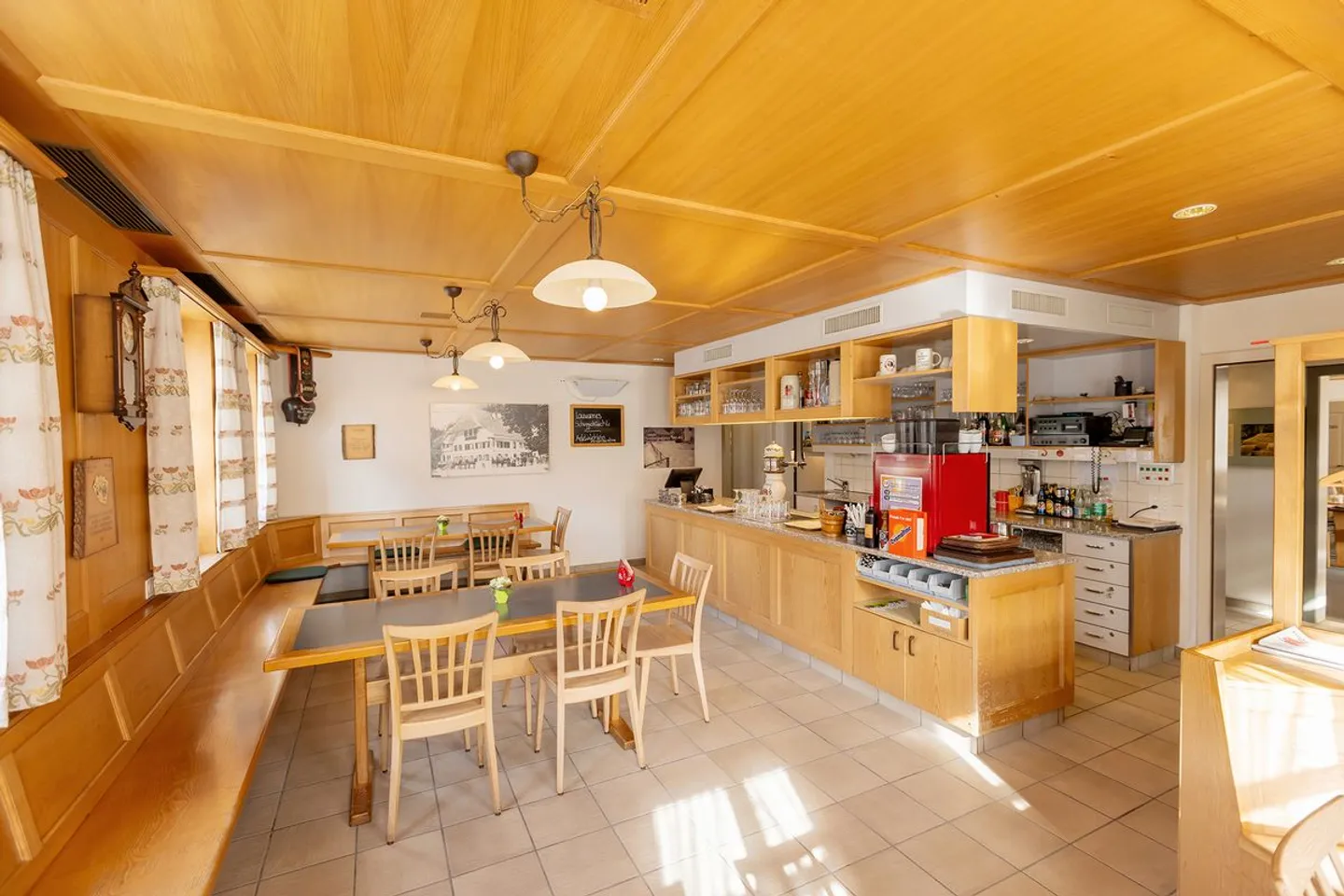 Ristorante di campagna distintivo con potenziale di riconversione - Foto 6 di 13