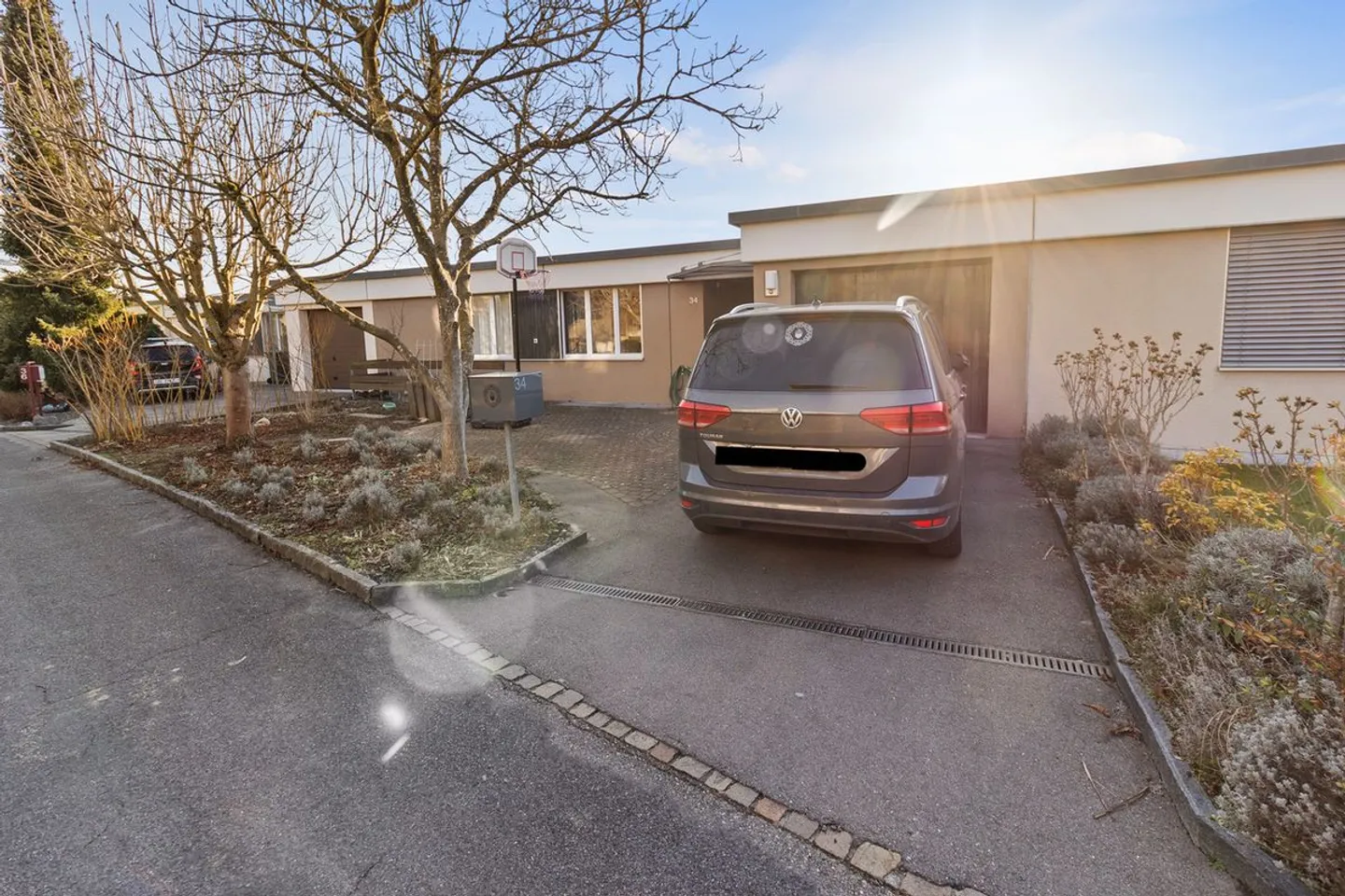 Casa a schiera familiare di 5,5 stanze con vista, giardino e posti auto - Foto 13 di 13