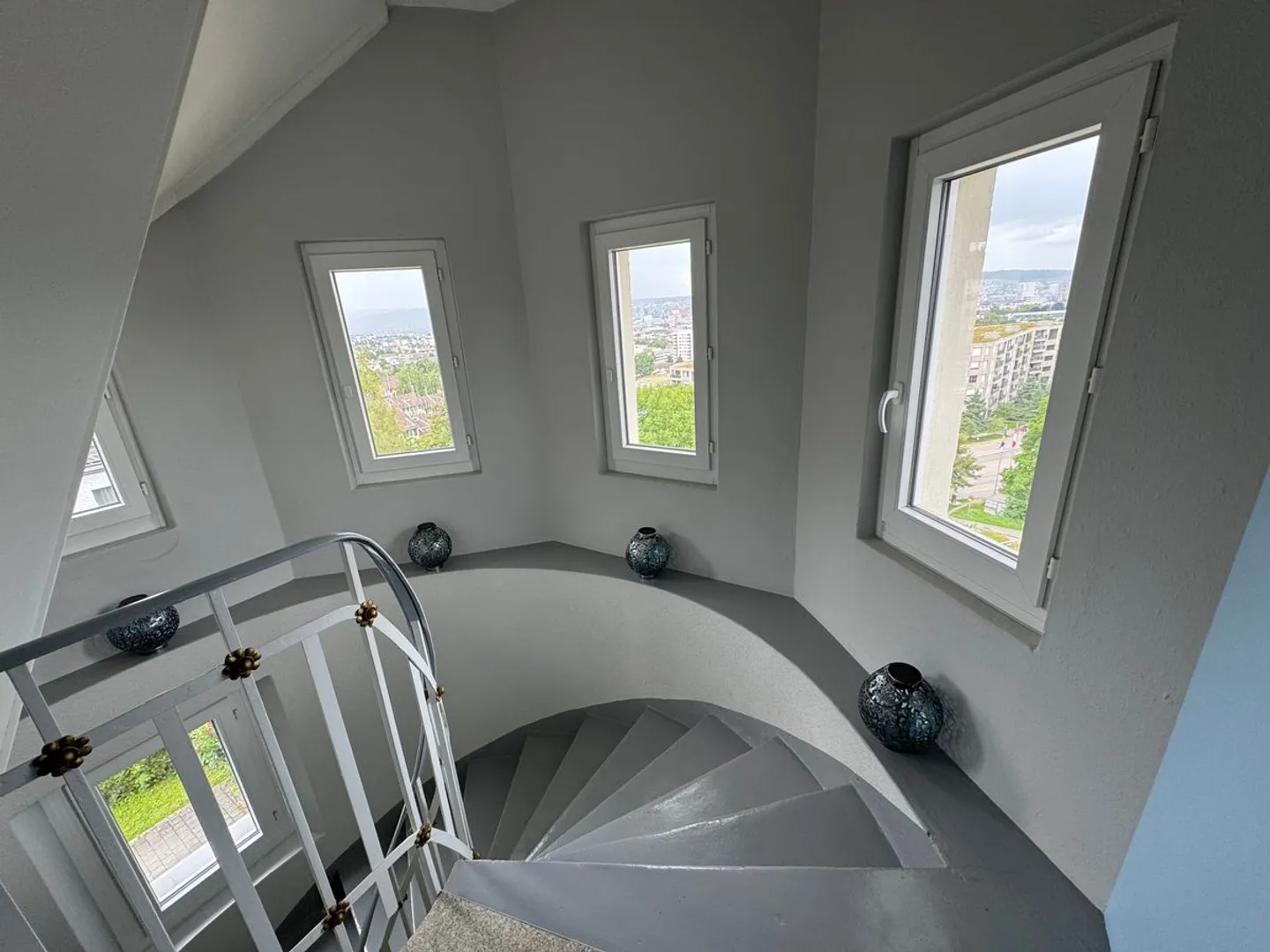 Einmalige Gelegenheit - Lichtdurchflutete Wohnung mit privater Dachterrasse über Zürich - Foto 10 von 13