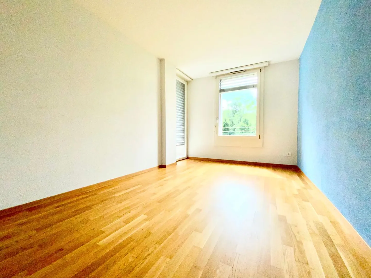 Bright 4 ½ of 110m2 with parking space! - Photo 5 of 11