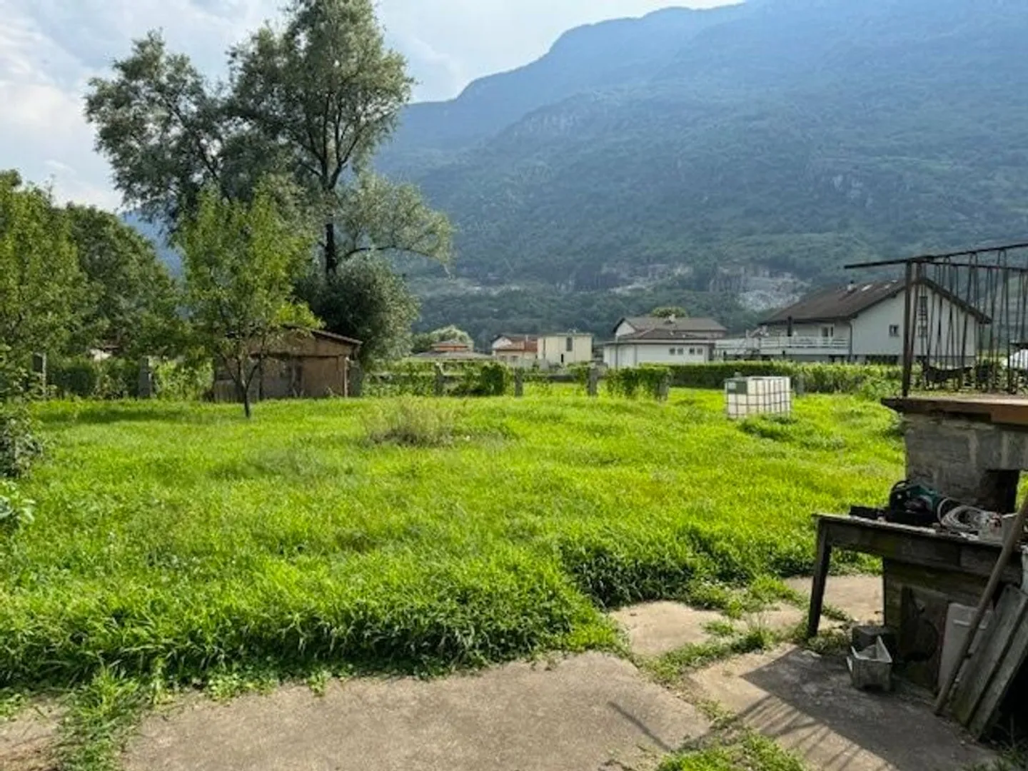 BIASCA - su terreno di mq 850 - CASA da ristrutturare - Foto 3 di 6