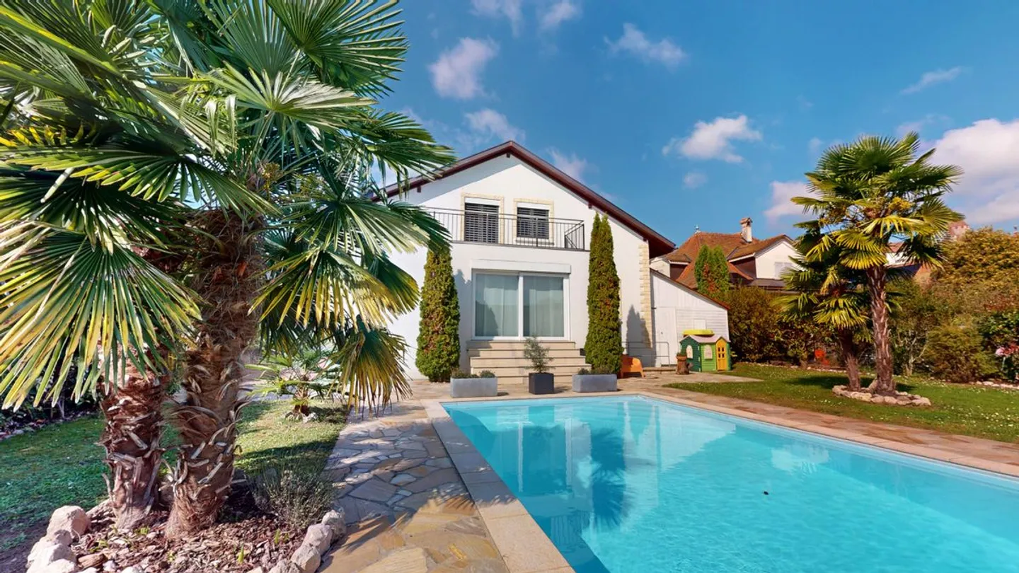 Einfamilienhaus mit Garten und Schwimmbad - Foto 1 von 13