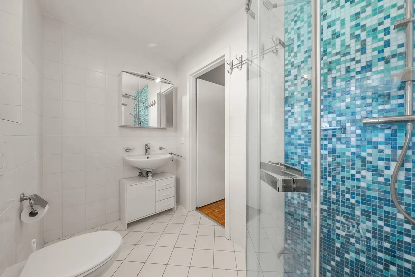 Very nice adjoining house - Photo 8 of 8
