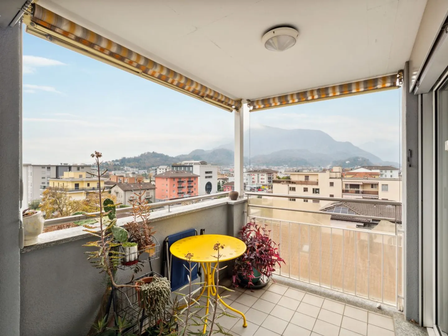 Résidence secondaire - Appartement 3.5 à deux pas de la Piazza Grande - Photo 2 sur 9