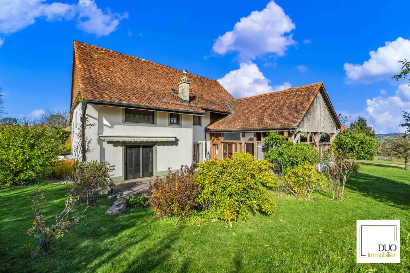 Magnificent family property of 7.5 rooms - Photo 1 of 11