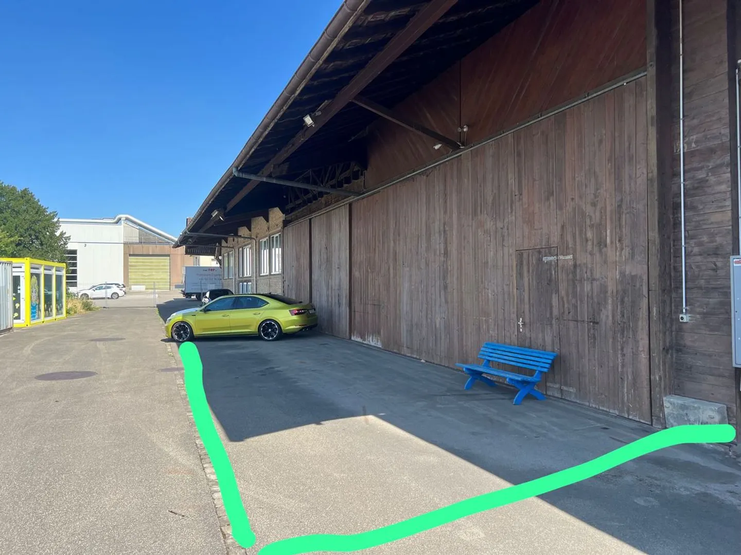 ACCAPARRATEVI QUESTA AREA APERTA ! - Foto 1 di 2