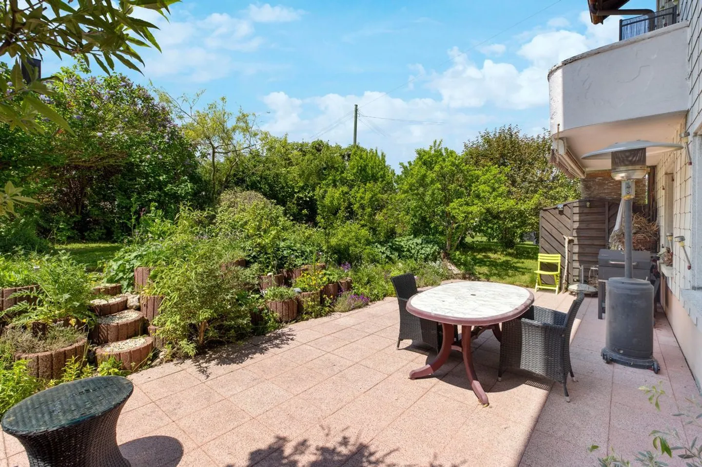 Individual villa with large independent studio and multiple possibilities on large plot - Photo 12 of 12