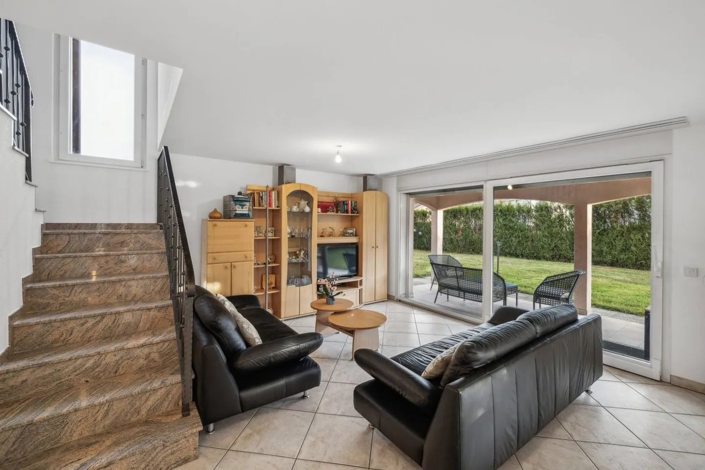 Charmante Familienvilla in einem Wohngebiet - Foto 4 von 4