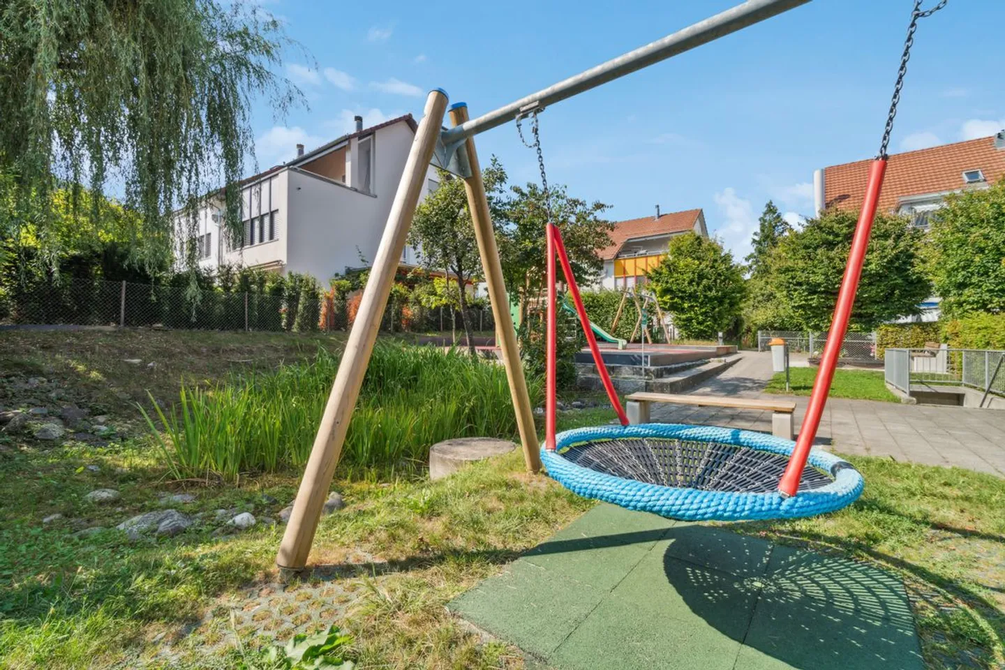 An top Lage mit Garten - unschlagbar tiefe Betriebskosten - Foto 8 von 13