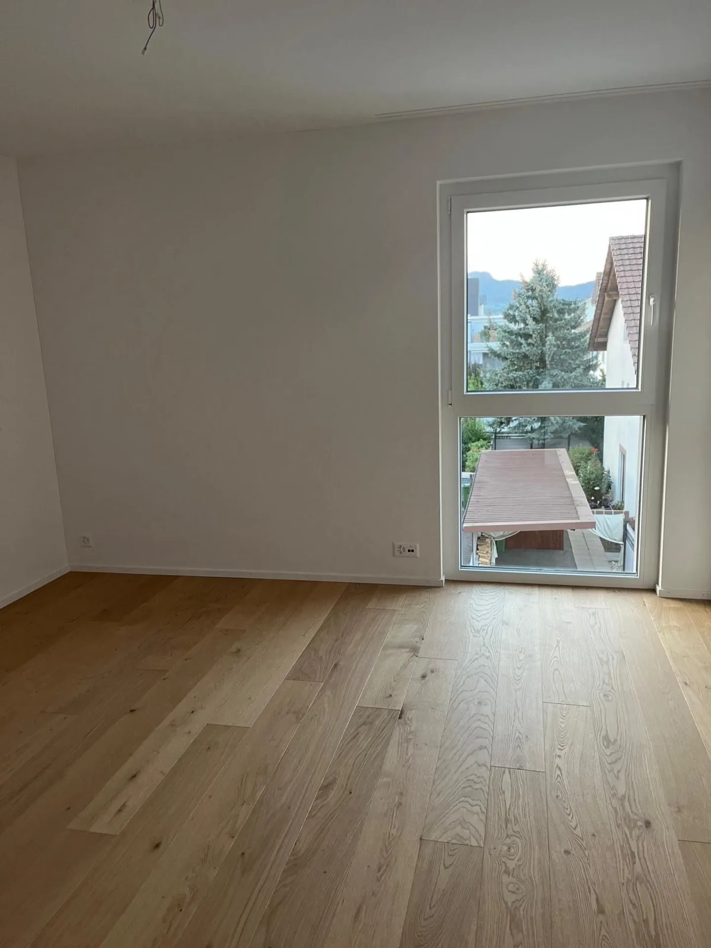 Exclusive new apartment with loggia - Photo 8 of 8