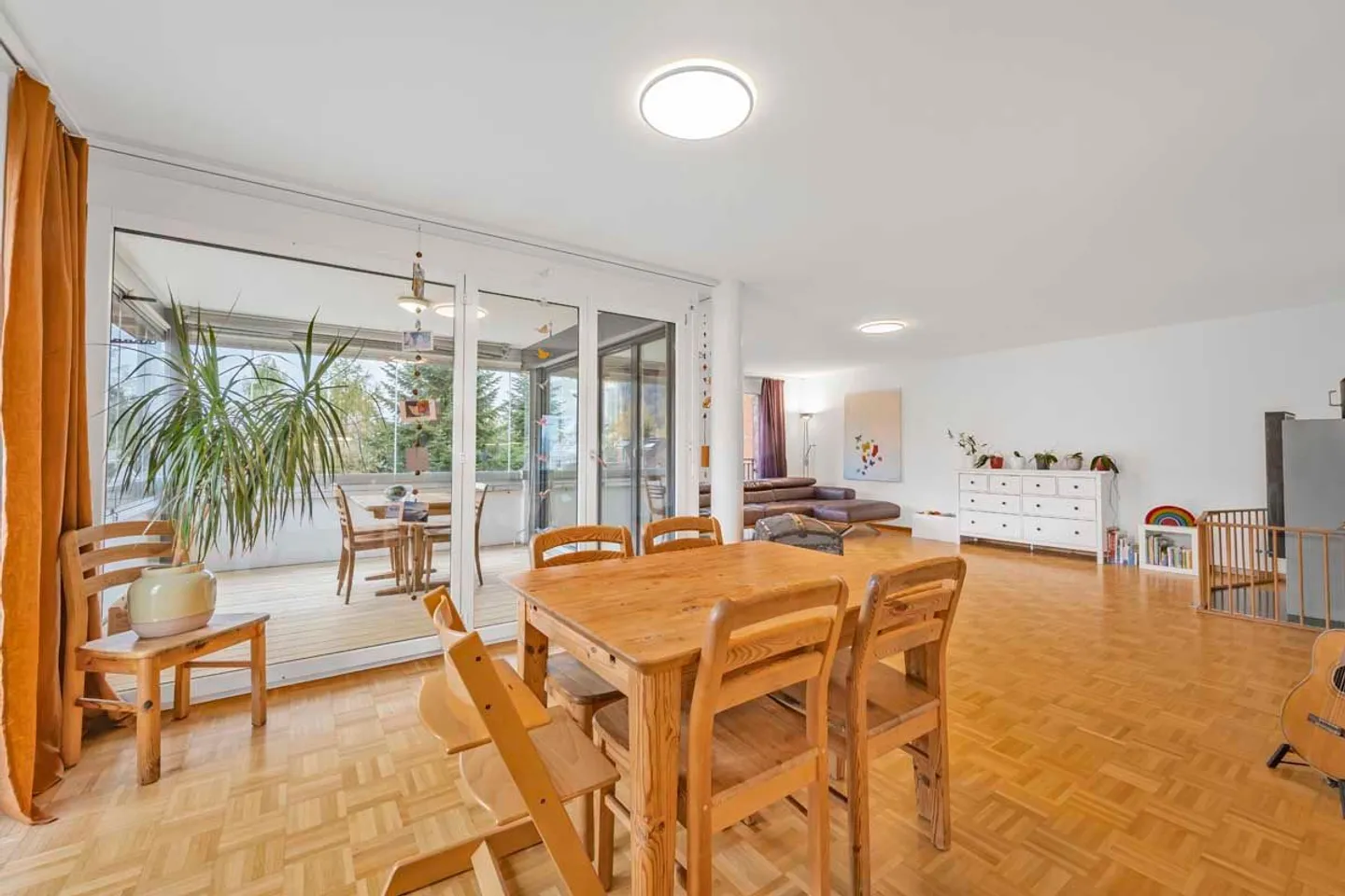 Exquisite Apartment in a Sunny and Quiet Location with a View - Photo 6 of 13