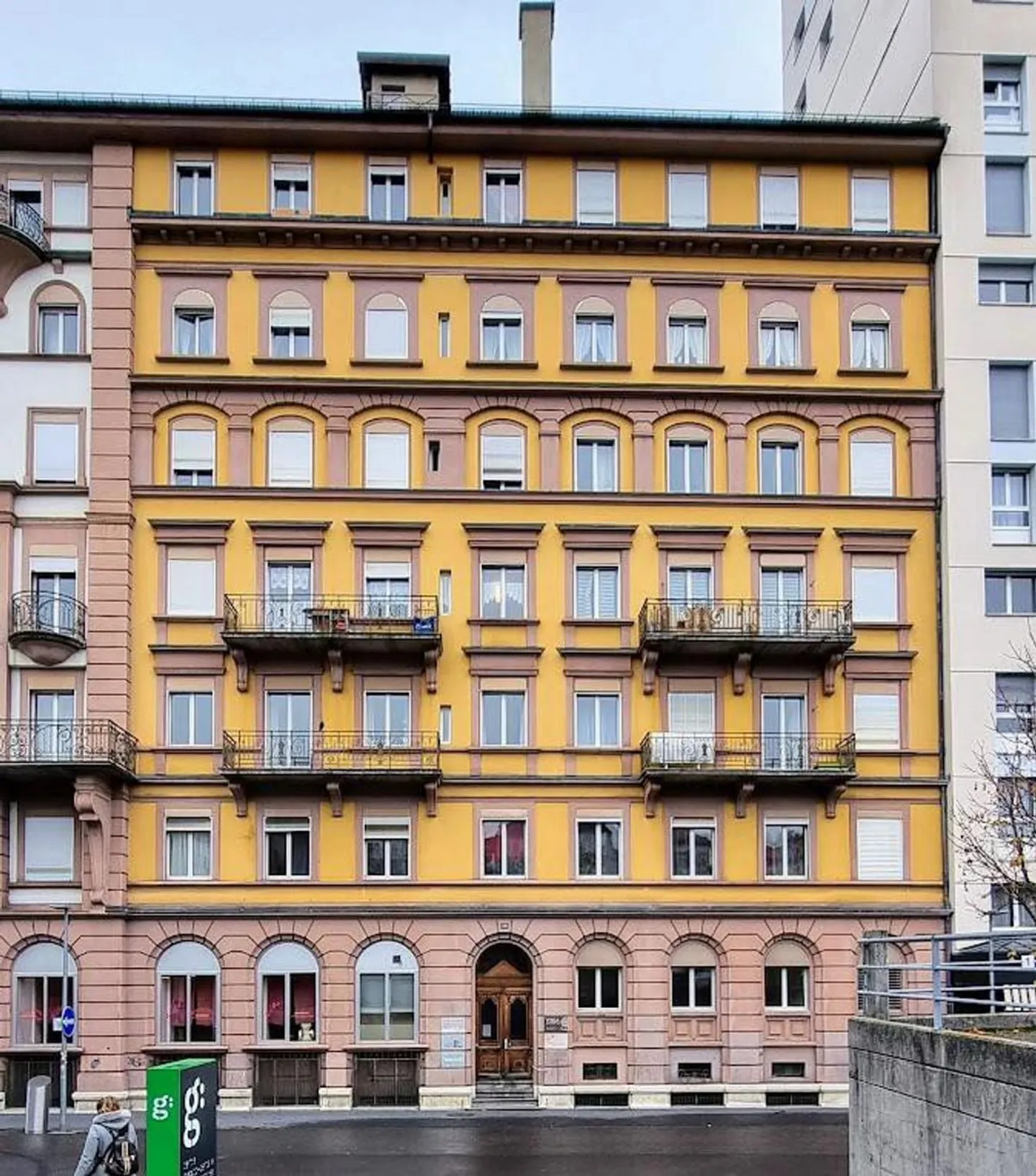 Geräumige 4,5-Zimmer-Wohnung mit Aussicht und Charme in La Chaux-de-Fonds - Foto 9 von 11