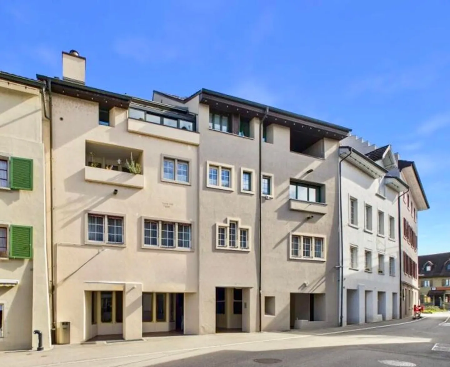 Bâtiment résidentiel et commercial à fort rendement à Klingnau - entièrement loué et investissement attractif - Photo 5 sur 5