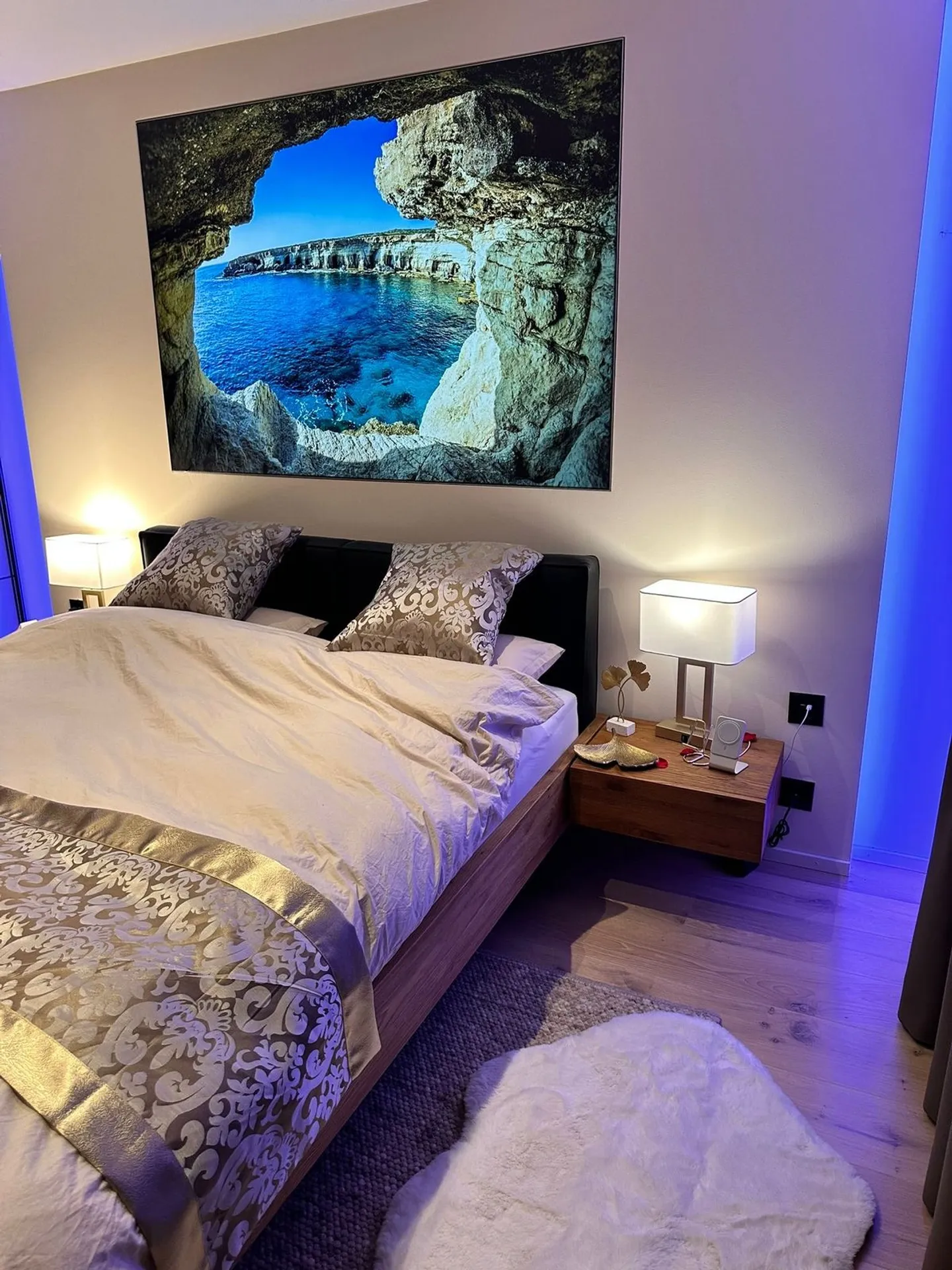 Stilvolles Zimmer mit Balkonblick - Foto 2 von 7