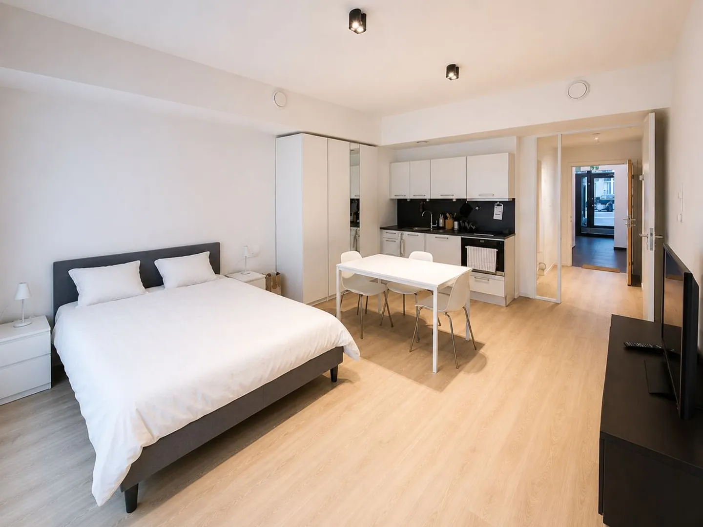 Pretty studio 1 room located close to the city center - Photo 3 of 5