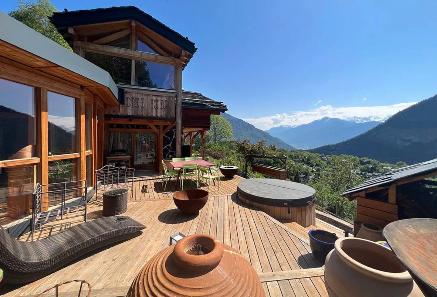 Spaziosa casa di 7 locali con vista a Salvan - Foto 6 di 13