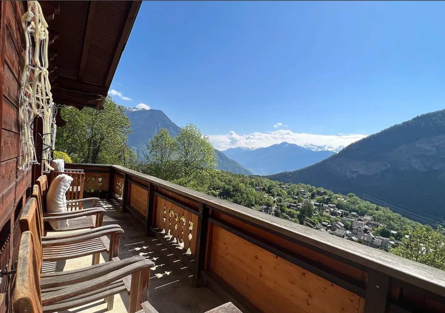 Spaziosa casa di 7 locali con vista a Salvan - Foto 13 di 13