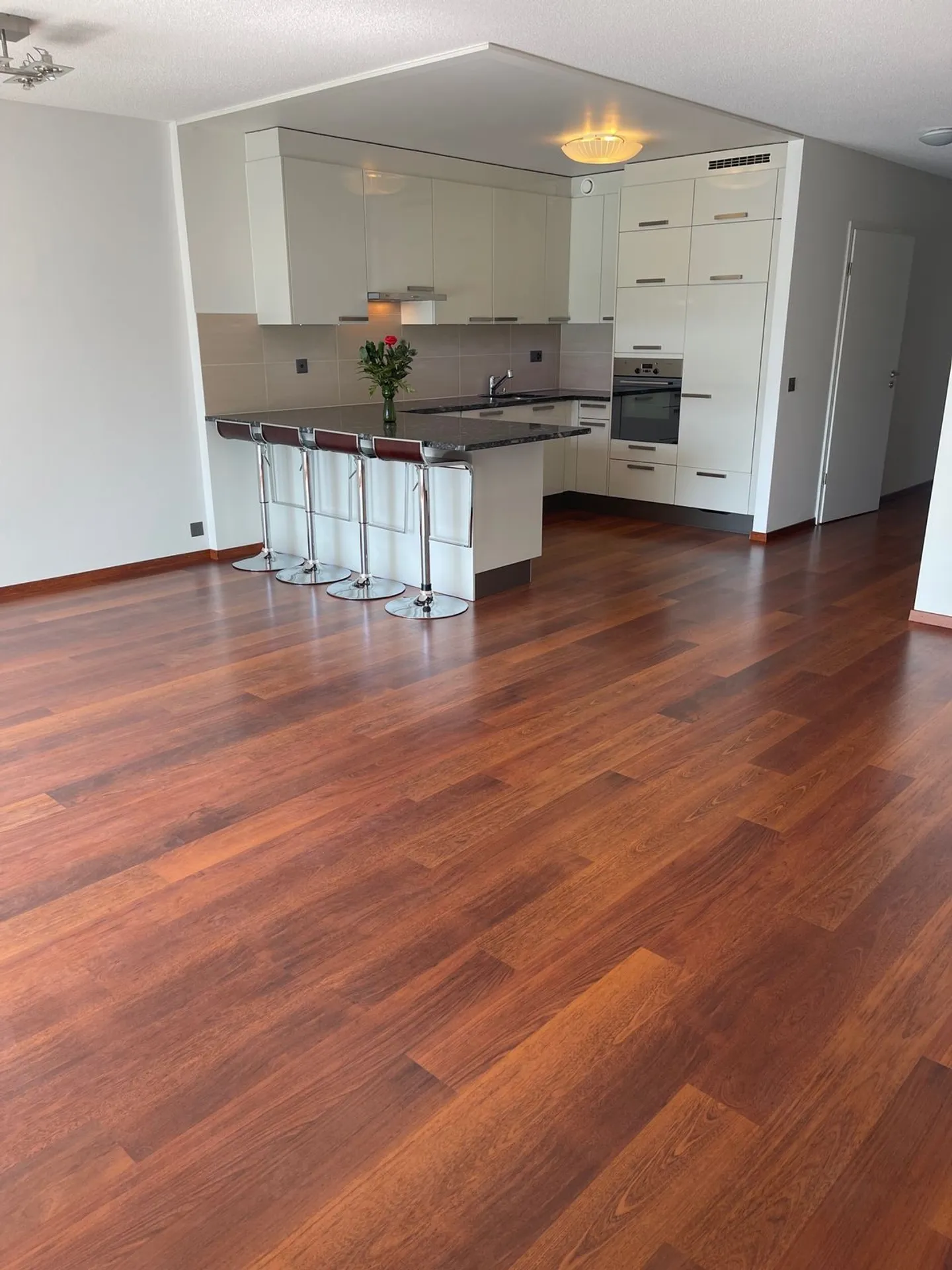 Appartement moderne de 4 pièces à Genève - Foto 4 von 6