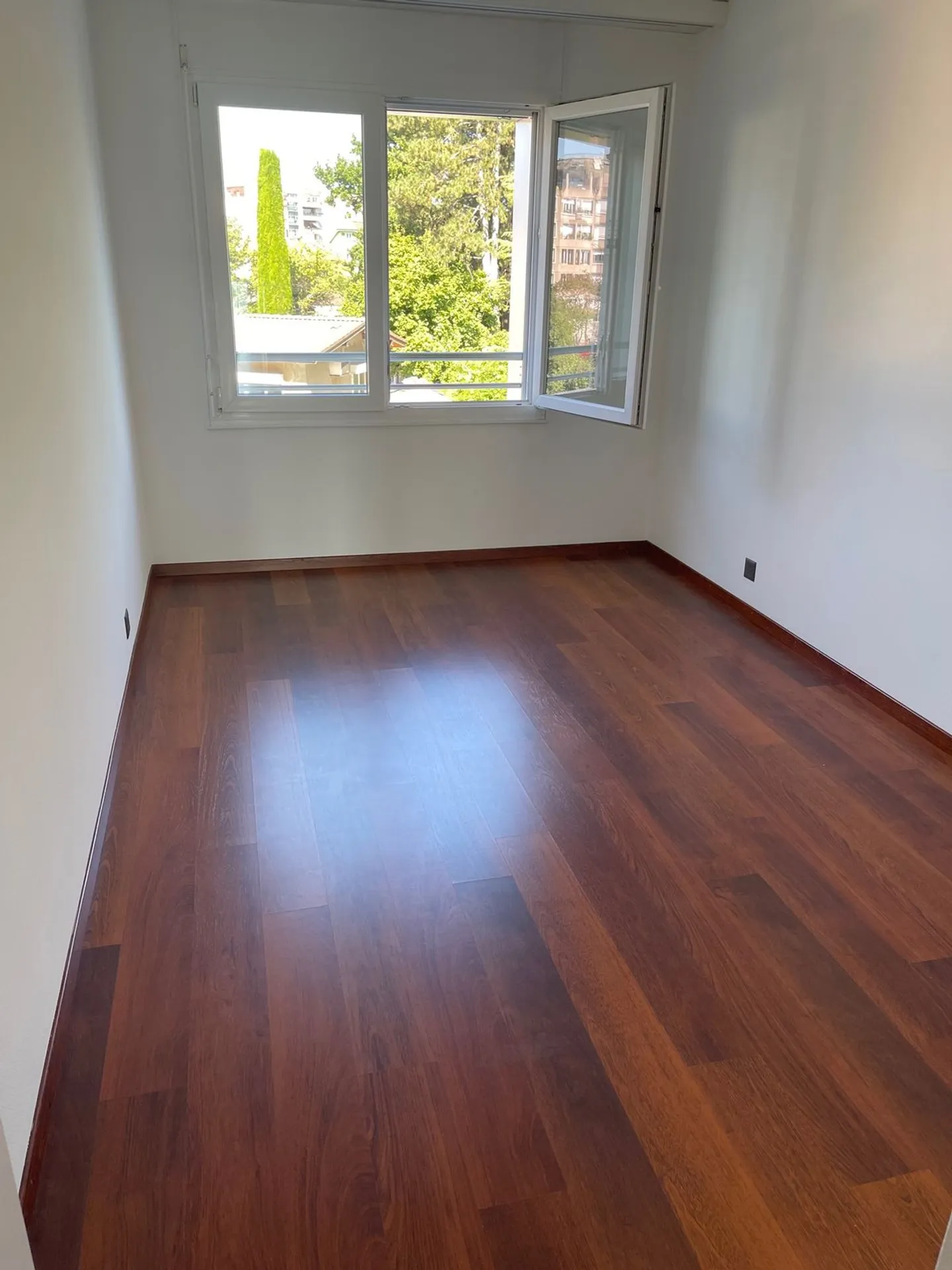 Appartement moderne de 4 pièces à Genève - Foto 3 von 6