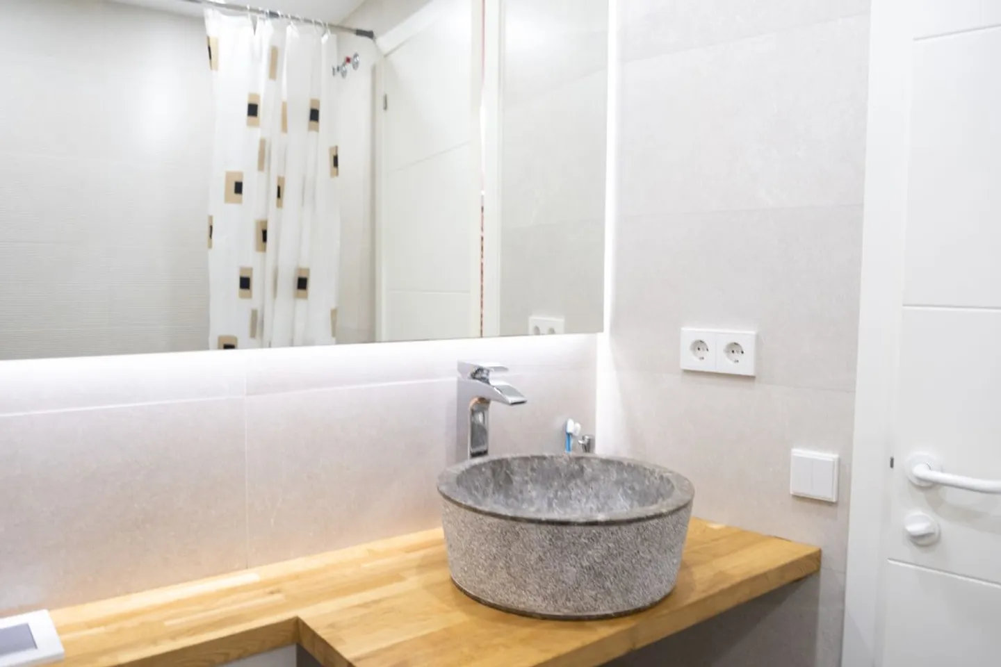 TEST - Charmantes rustikales Haus mit Pool und Ausblick in Le Lieu - Foto 5 von 5