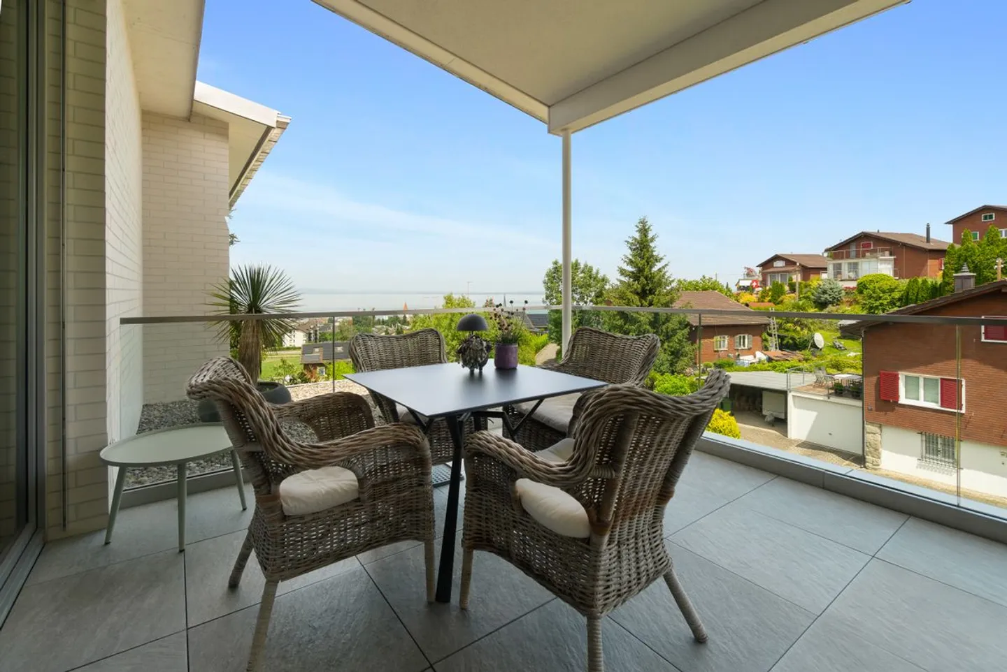 Exclusive semi-detached family house with exceptional spatial feeling - Photo 5 of 13