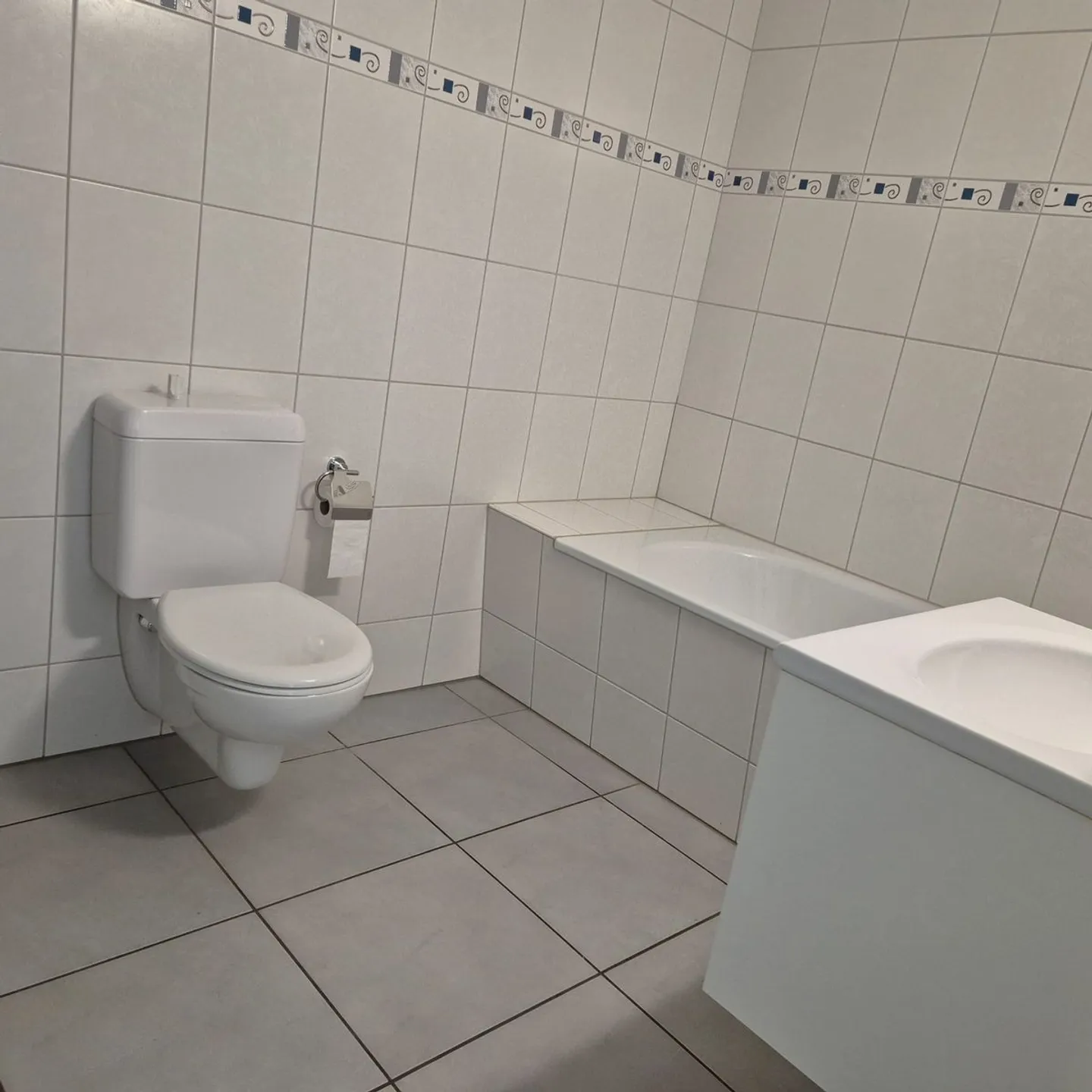 Sunny, modern 3.5 room apartment with terrace - Photo 4 of 11