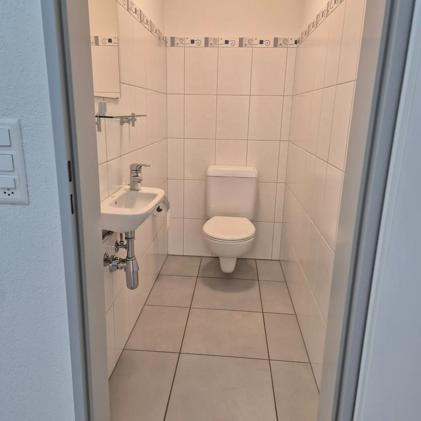 Sunny, modern 3.5 room apartment with terrace - Photo 8 of 11