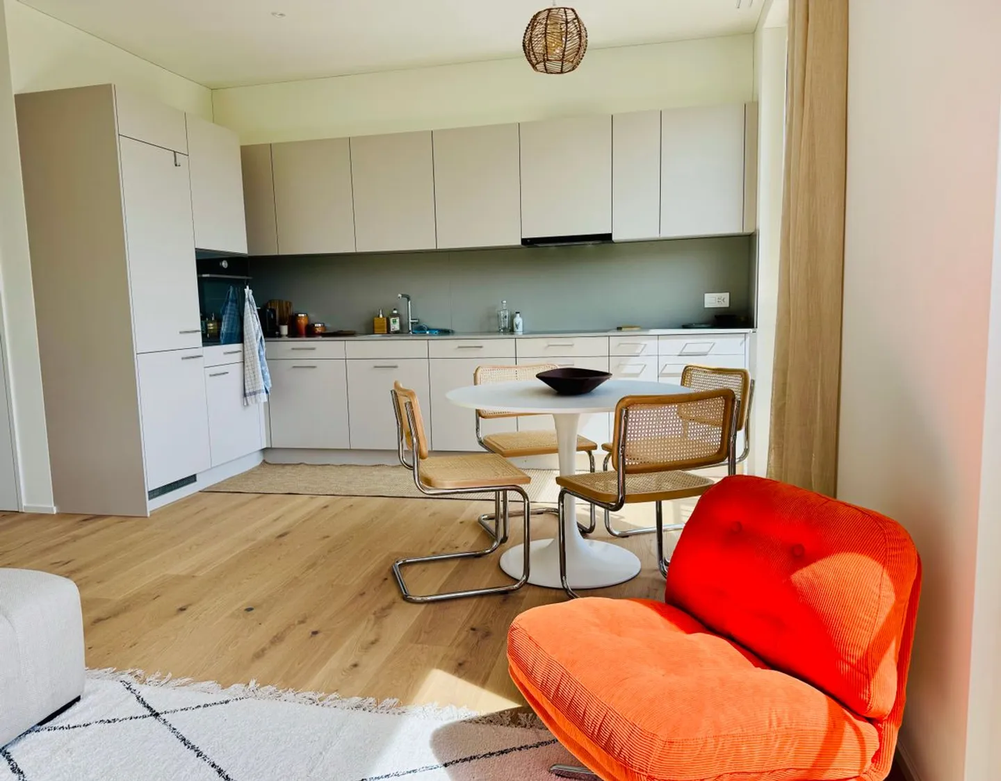 Charmante 3,5-Zimmer-Wohnung mit Seeblick in Wädenswil - Foto 7 von 13