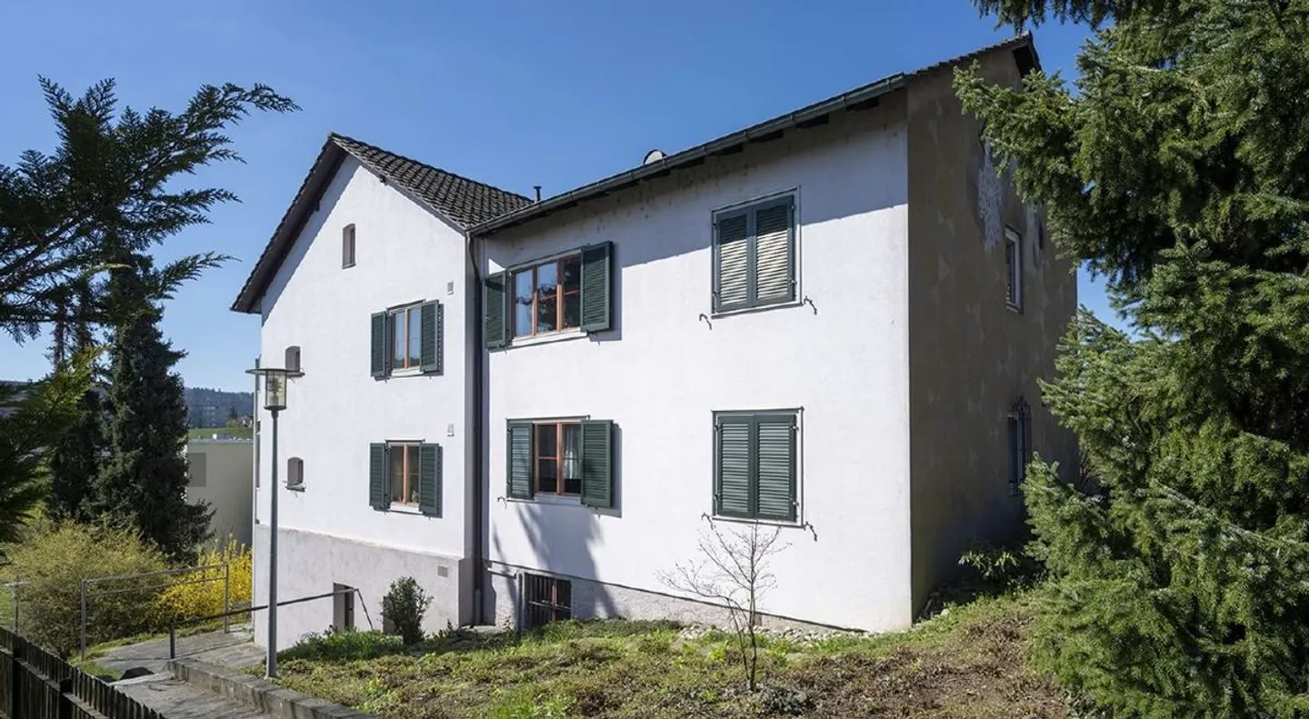 Casa plurifamiliare con 8 appartamenti e potenziale in vendita a Sciaffusa - Foto 3 di 5