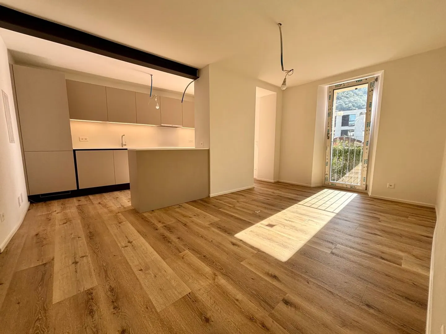 First rental: Spacious 4.5 rooms of 100 sqm completely renovated in Camignolo (Monteceneri) - Photo 1 of 8