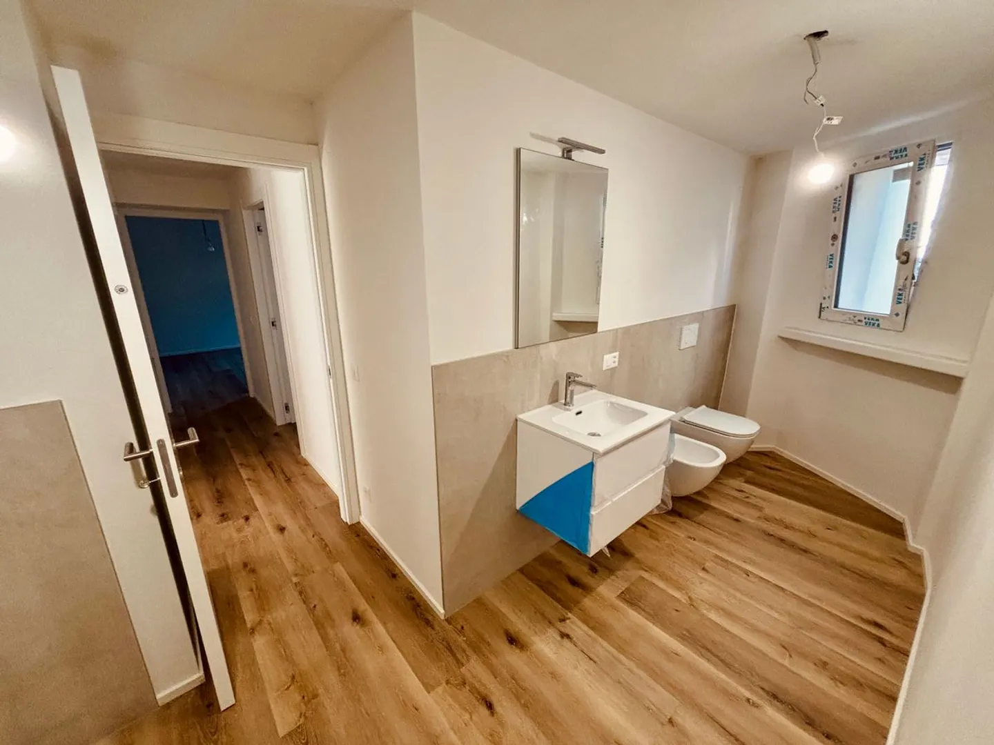First rental: Spacious 4.5 rooms of 100 sqm completely renovated in Camignolo (Monteceneri) - Photo 4 of 8