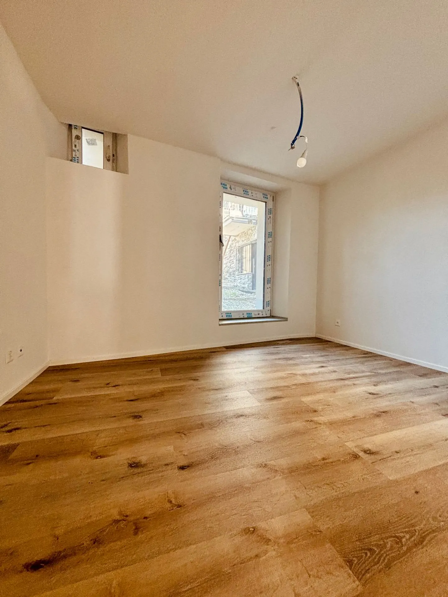 First rental: Spacious 4.5 rooms of 100 sqm completely renovated in Camignolo (Monteceneri) - Photo 6 of 8