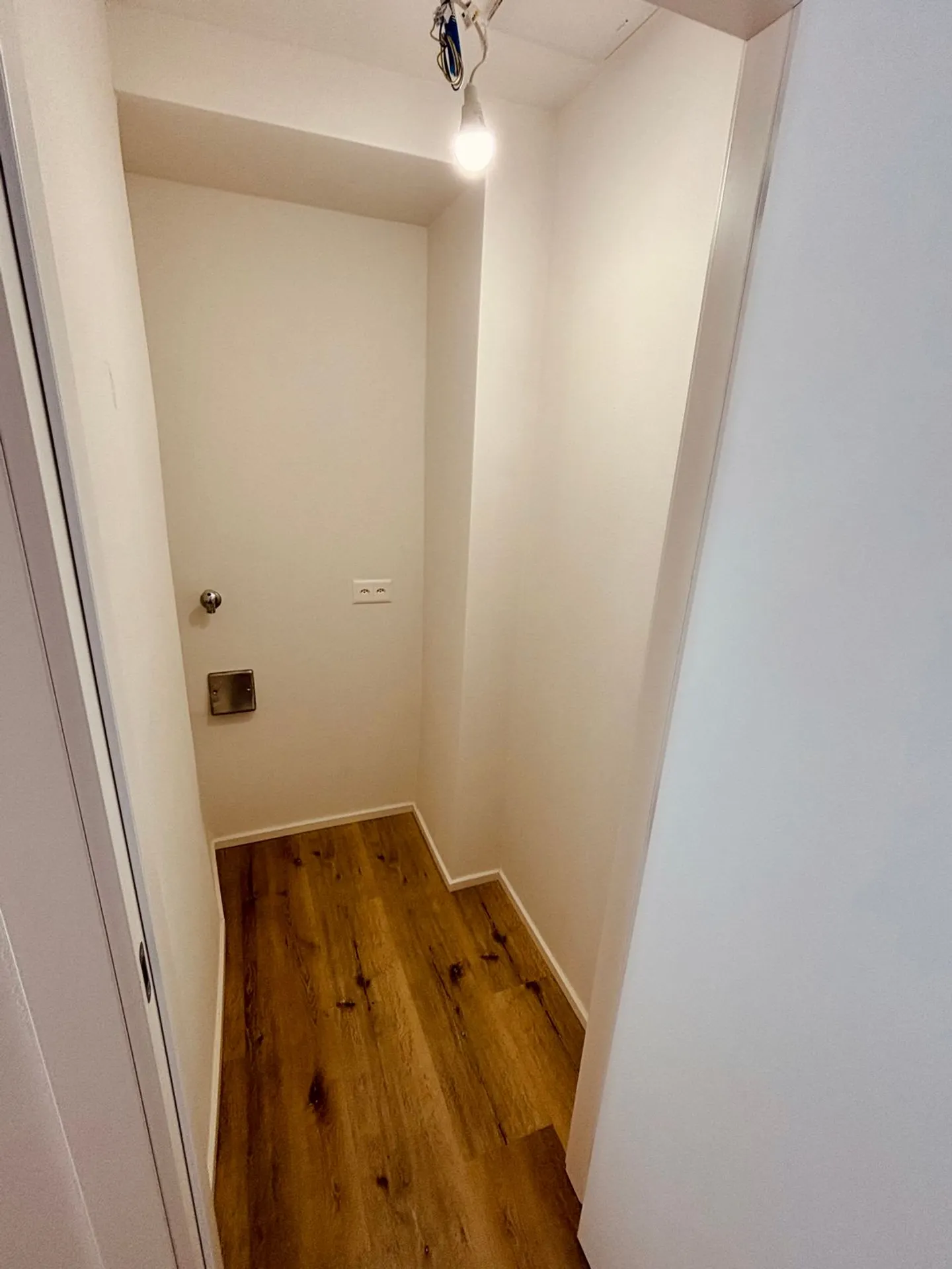 First rental: Spacious 4.5 rooms of 100 sqm completely renovated in Camignolo (Monteceneri) - Photo 5 of 7