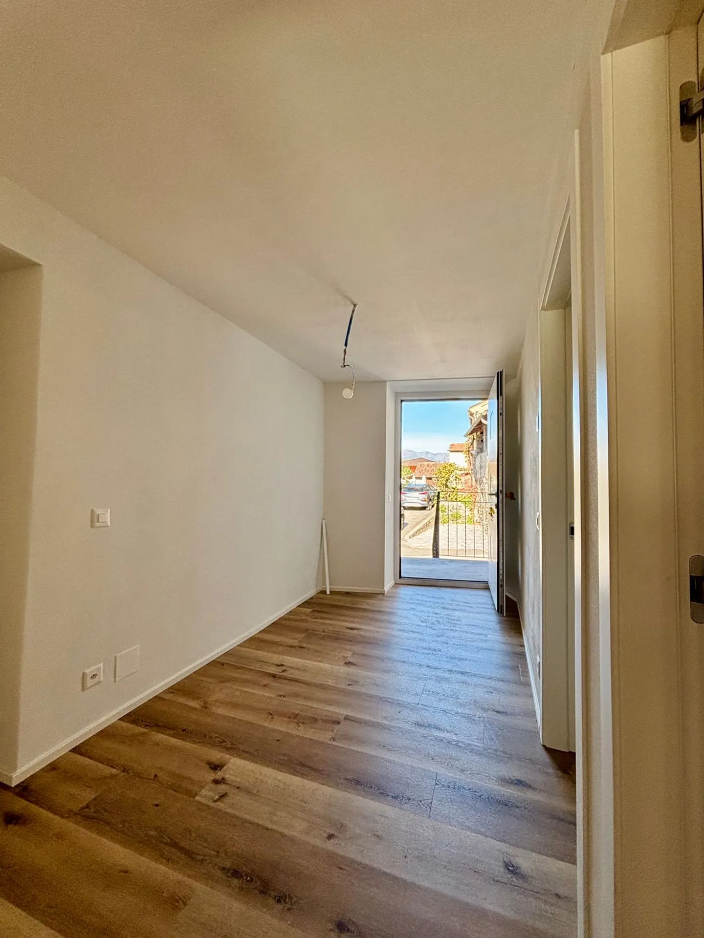 First rental: Spacious 4.5 rooms of 100 sqm completely renovated in Camignolo (Monteceneri) - Photo 7 of 7