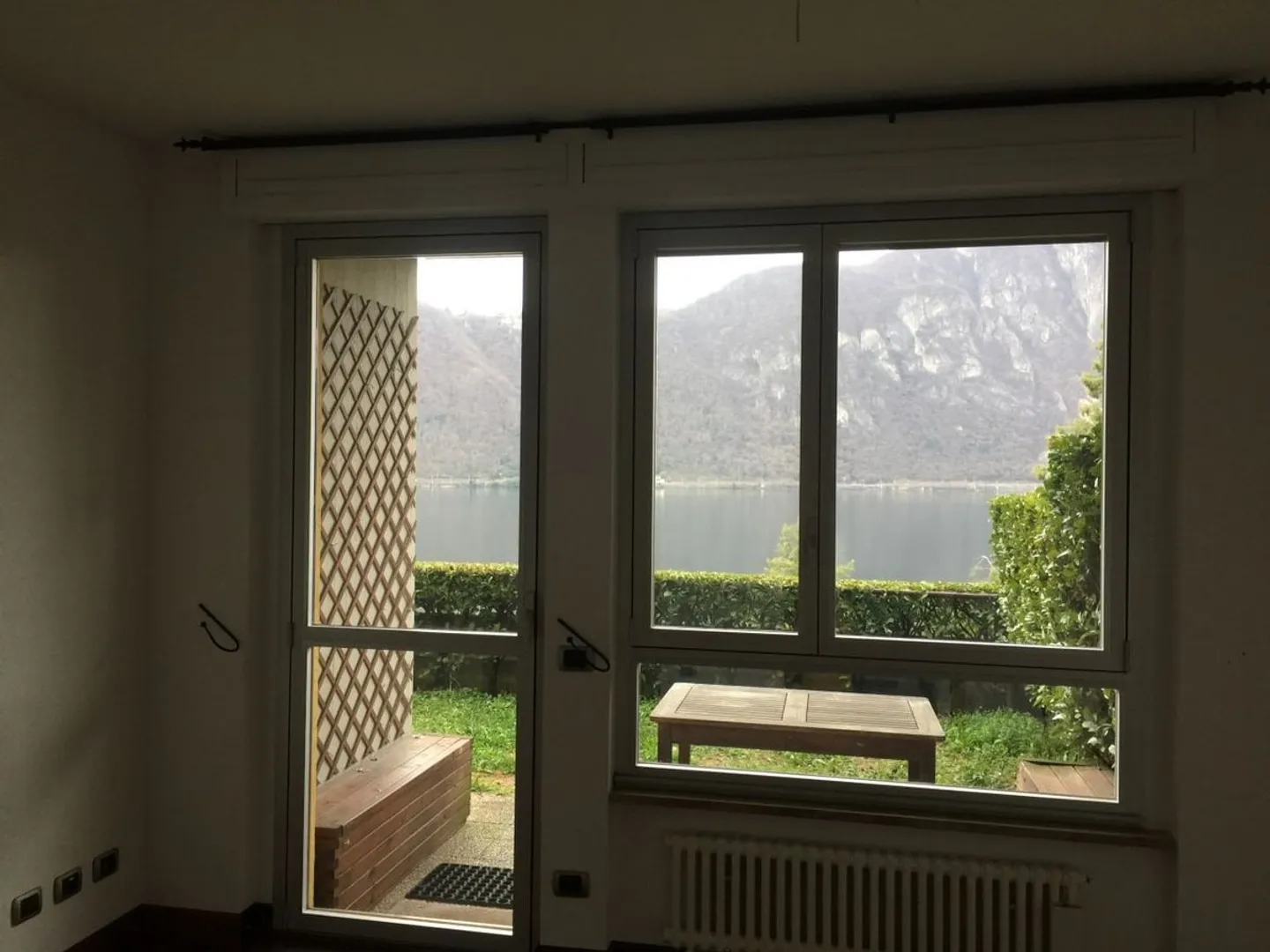 Charmant appartement de 2,5 pièces avec vue sur le lac à Bissone - Photo 7 sur 11