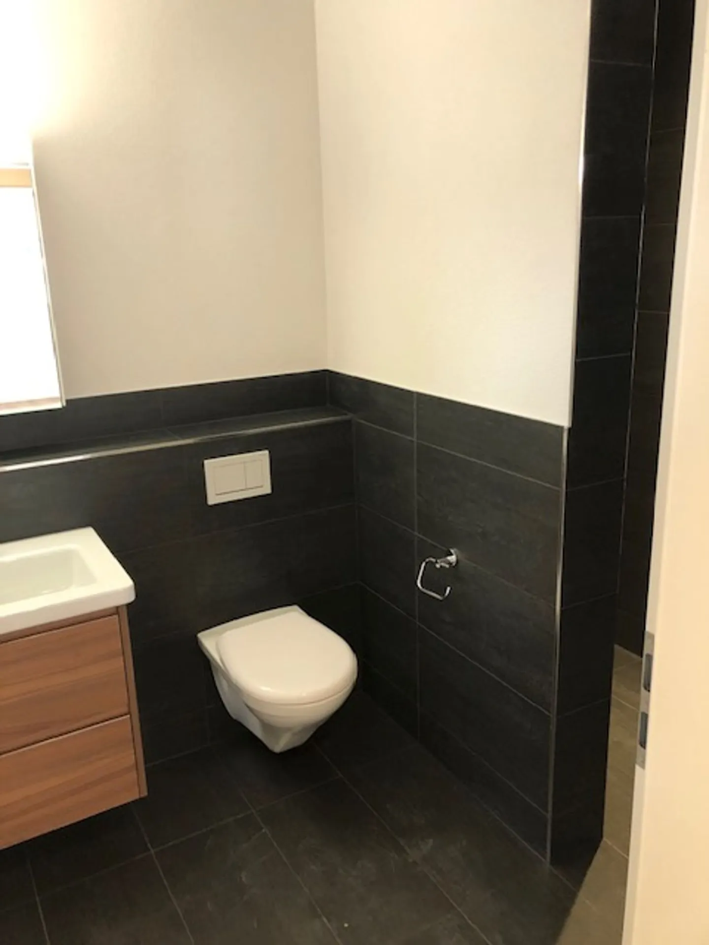 Chambre lumineuse avec salle de bain privée à louer, proche de la nature avec vue à Müllheim - Photo 4 sur 9