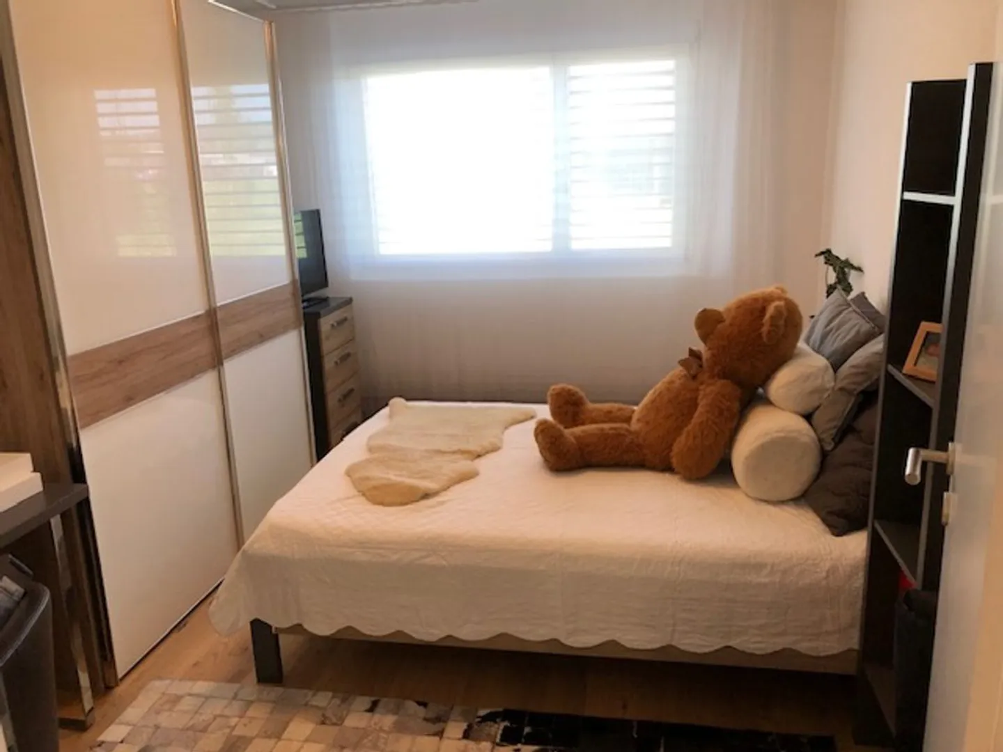 Chambre lumineuse avec salle de bain privée à louer, proche de la nature avec vue à Müllheim - Photo 2 sur 9