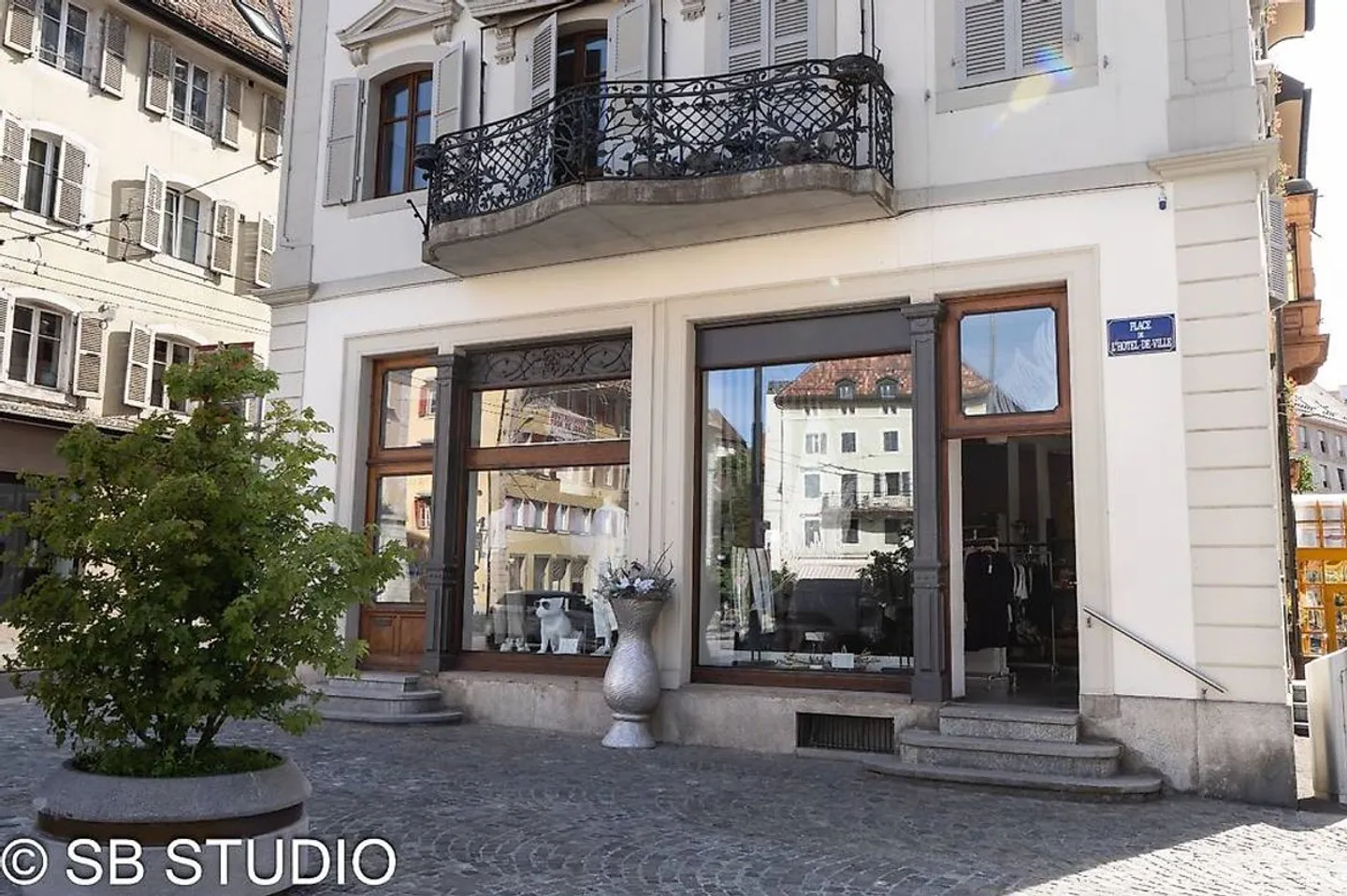 Office or shop of 107 m² for rent in La Chaux-de-Fonds - Photo 1 of 10