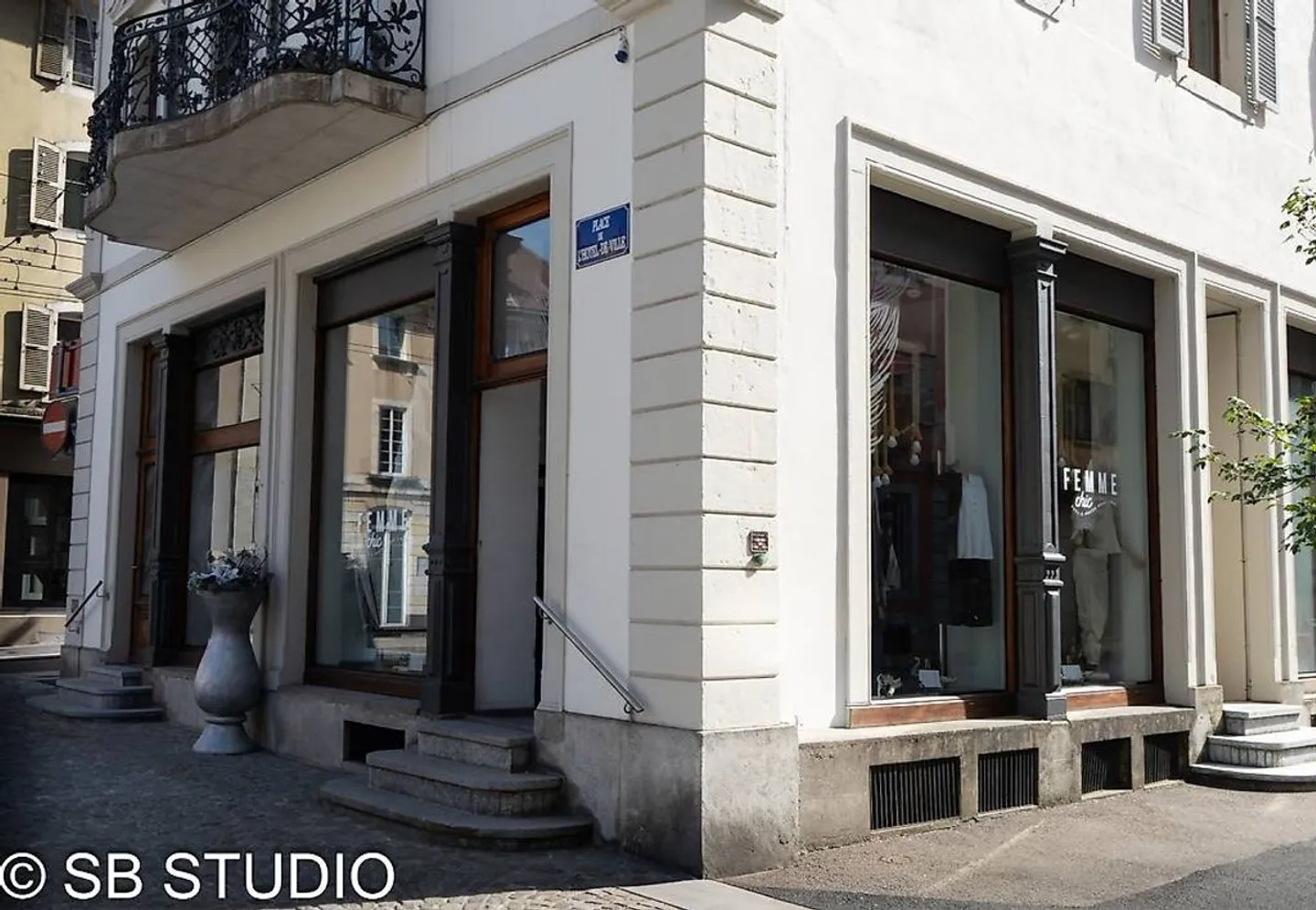 Office or shop of 107 m² for rent in La Chaux-de-Fonds - Photo 2 of 10