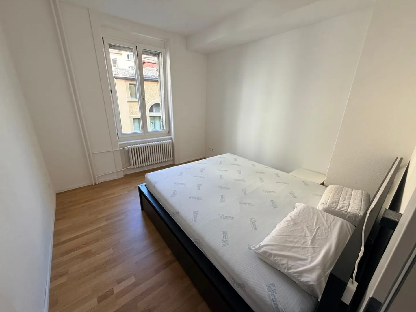 Flatmate wanted: bright room in a renovated 3-room apartment, Zurich-Oerlikon - Foto 7 von 9