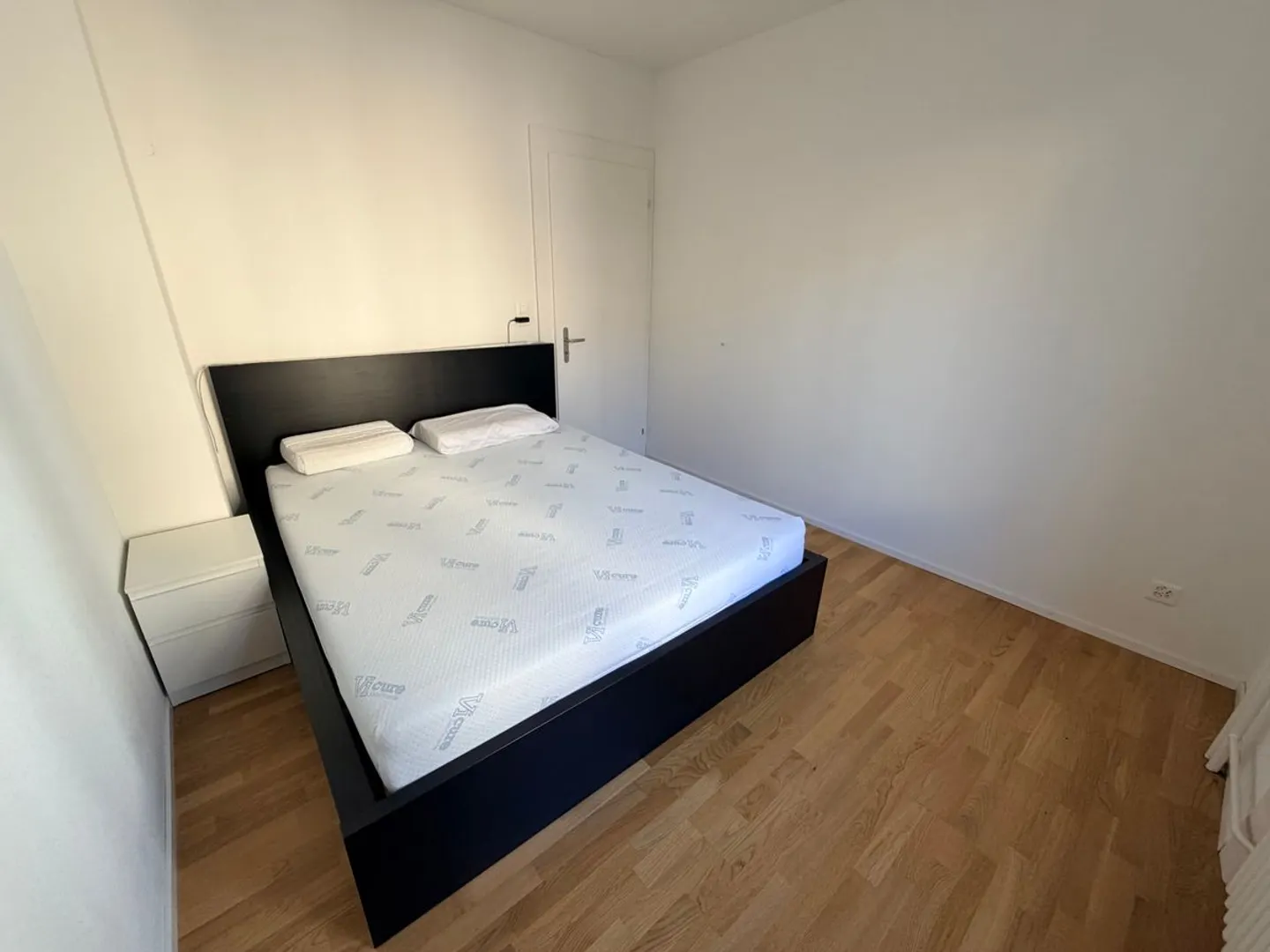 Flatmate wanted: bright room in a renovated 3-room apartment, Zurich-Oerlikon - Foto 8 von 9