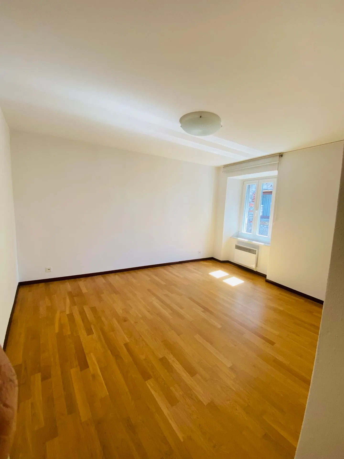 Geräumige Wohnung zur Miete mit Kamin in Lugano-Brè, 4.5 Zimmer - Foto 6 von 7