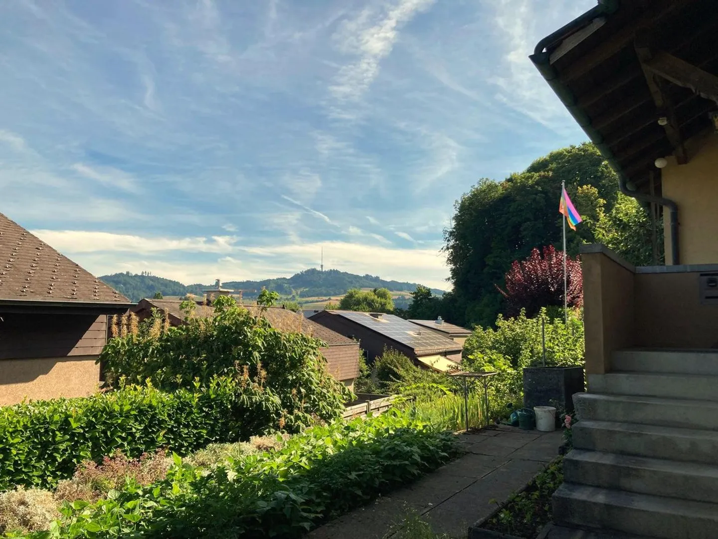 Charmantes 6.5-Zimmer-Einfamilienhaus mit Garten in Ostermundigen - Photo 3 sur 13