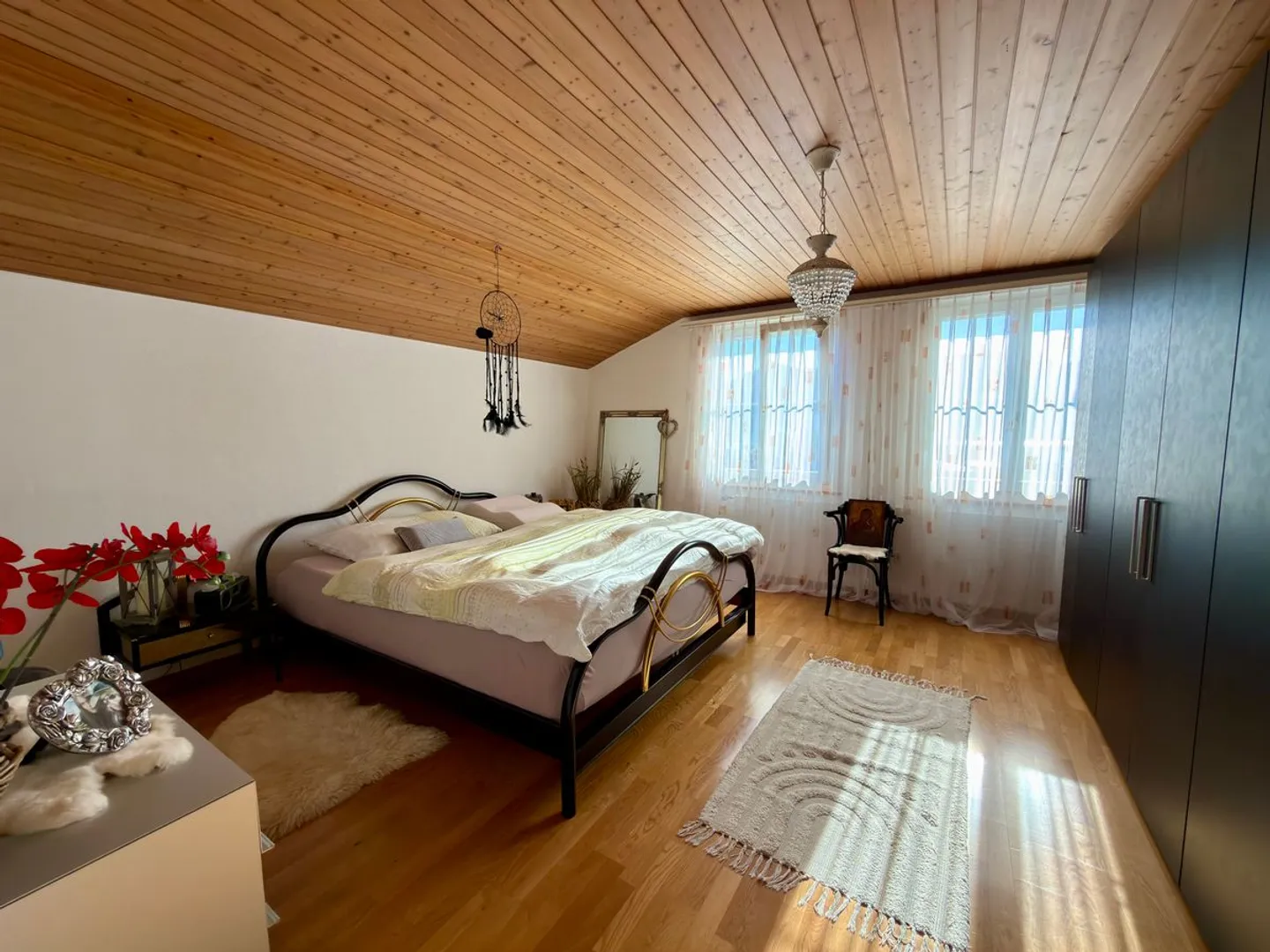 Well-maintained multi-family house with a wide view - Photo 6 of 10